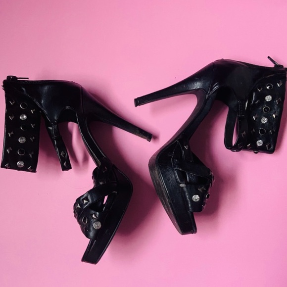Black Stilletos - Picture 1 of 2